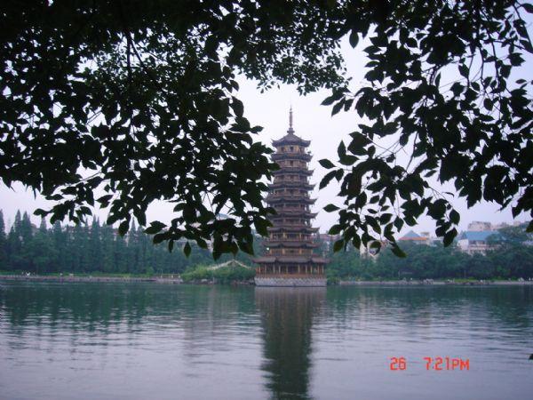 美女大学生带你感受别样阳朔(组图)1