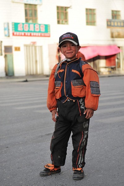 穿越塔克拉玛干胡杨之旅--印欧血统的塔吉克族儿童9