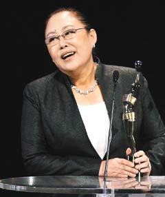 著名影视艺术家斯琴高娃荣任瑞中经济文化促进会副会长1