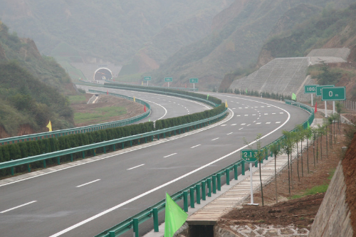 2017元旦高速公路免过路费吗 2017元旦高速公路免过路费吗