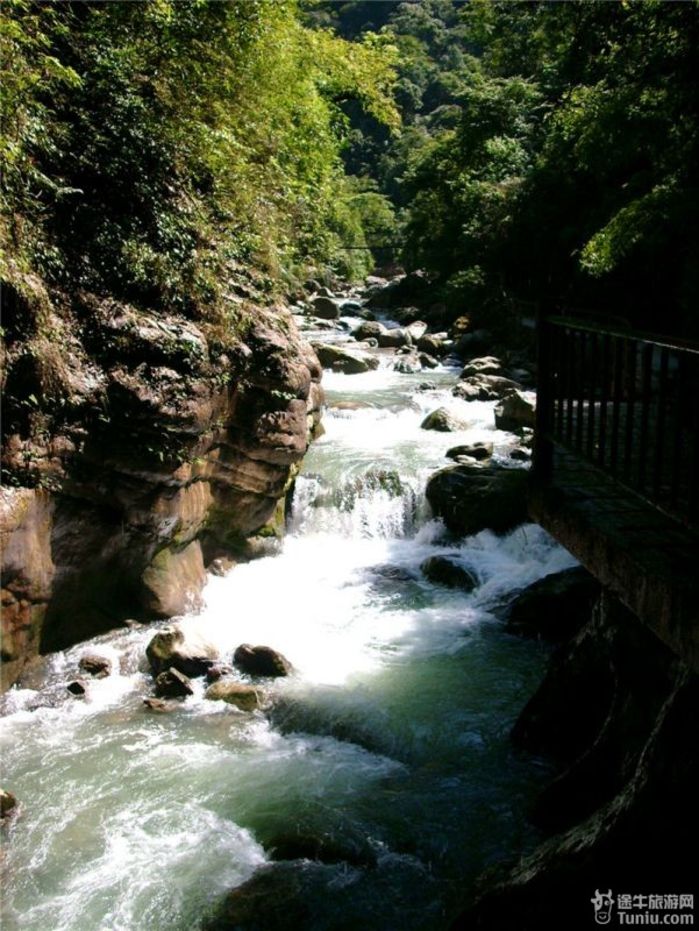 初夏畅游黑山谷10
